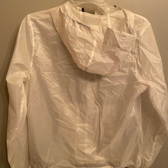 The North Face Windbreaker - Picture 4 of 4